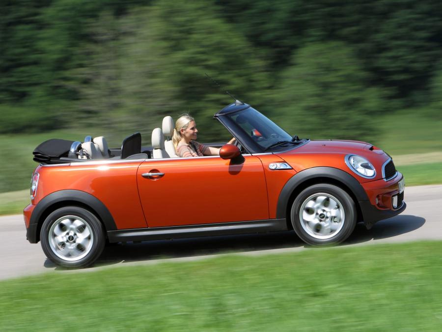  Mini Cooper S Cabrio 2010 года  (фото 8 из 13)